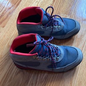 Womens Danner hiking boots size 8